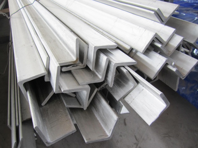 低合金角钢现货规格标准